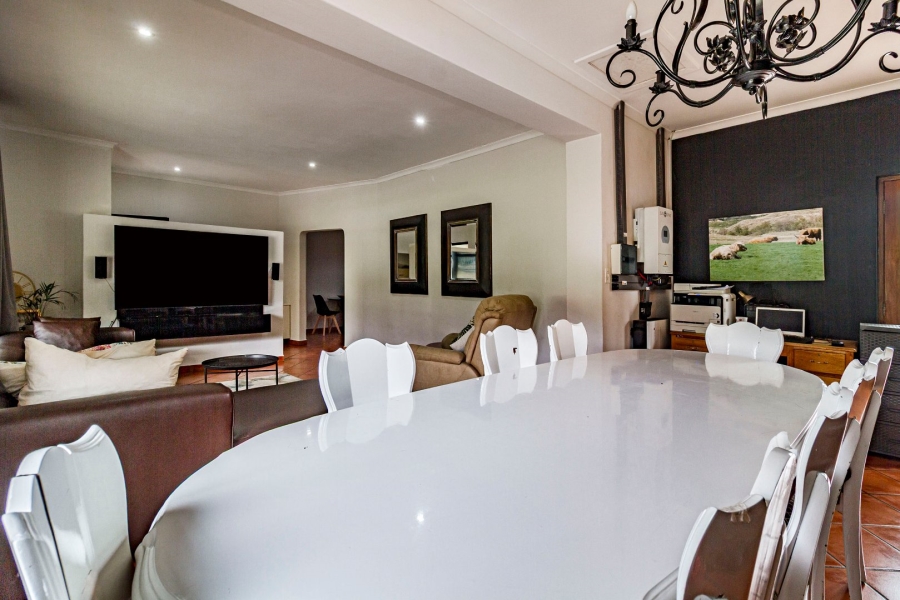 3 Bedroom Property for Sale in Die Wingerd Western Cape
